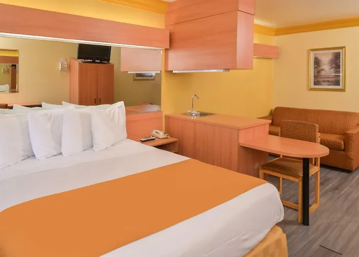 H3 Inn&Suites - LAX Airport - Los Angeles